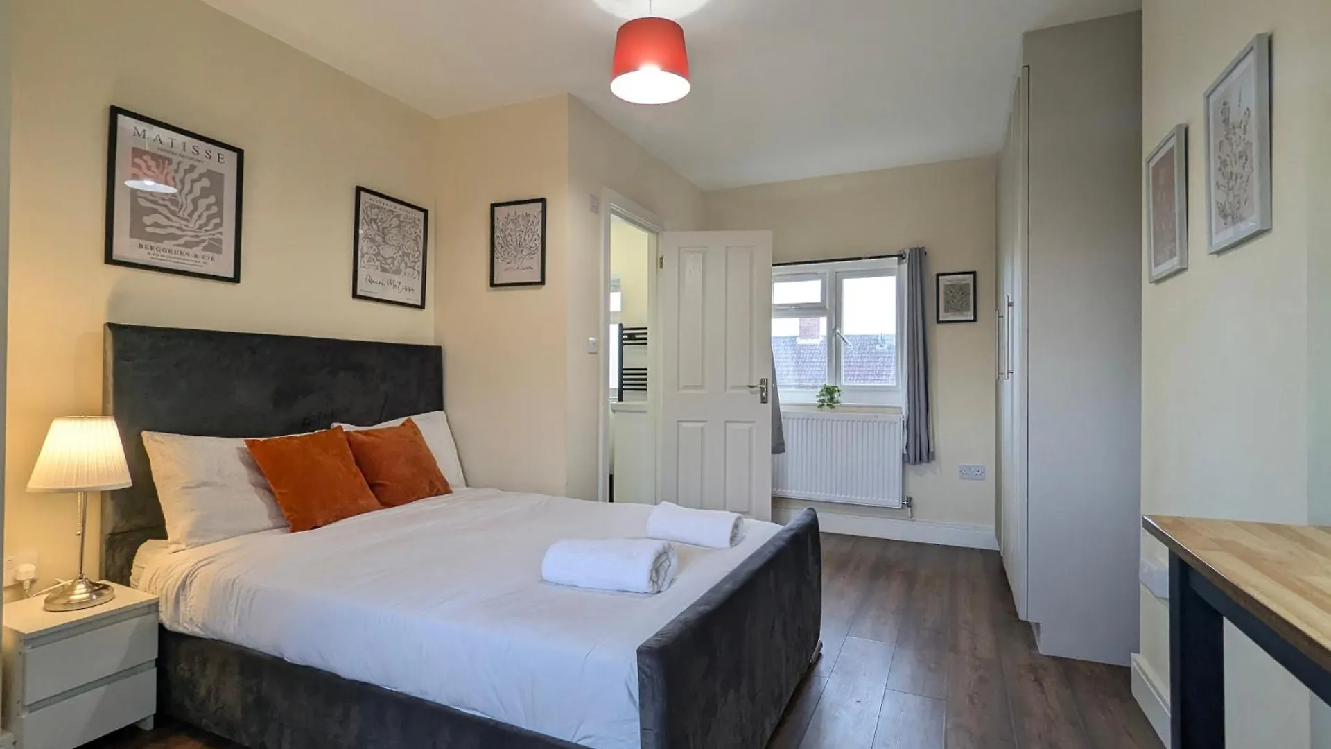 5 Ensuite Bedroom House Near Centre Free Parking York 0*,