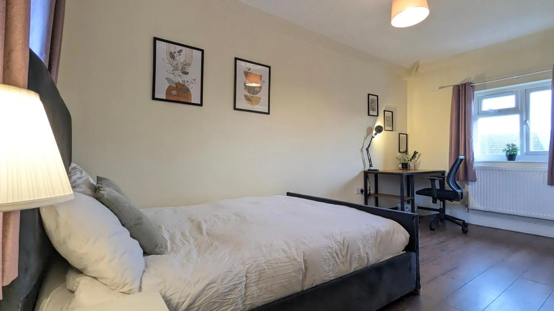 5 Ensuite Bedroom House Near Centre Free Parking York