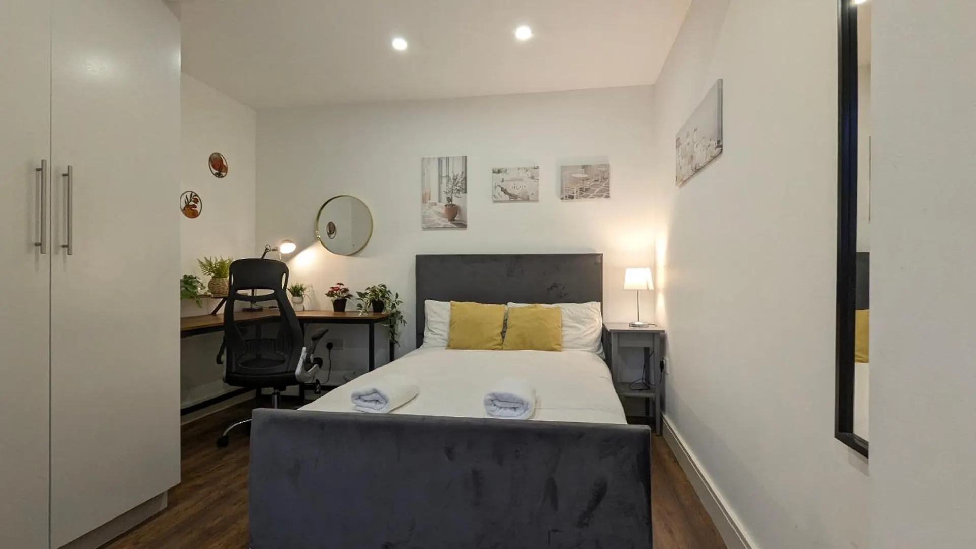 5 Ensuite Bedroom House Near Centre Free Parking York 0*,  Royaume-Uni