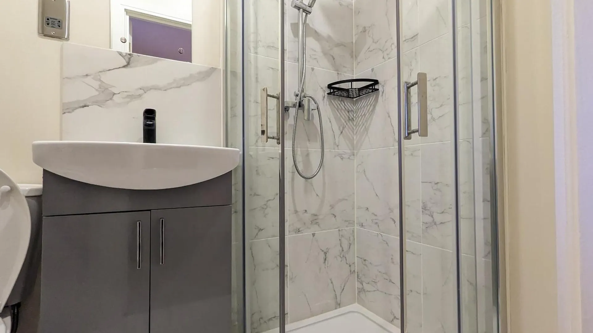 Hébergement de vacances 5 Ensuite Bedroom House Near Centre Free Parking York